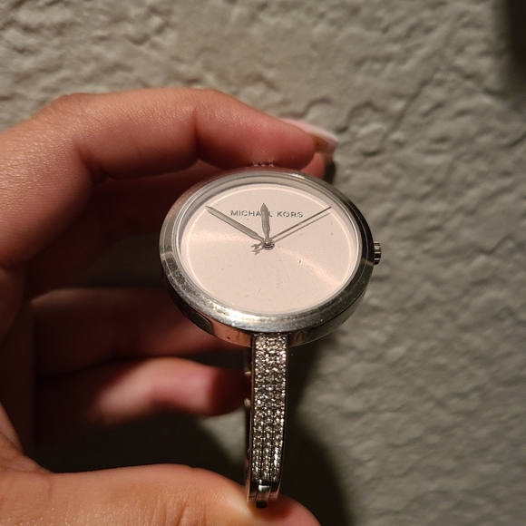 Michael kors silver diamond watch - Picture 10 of 13